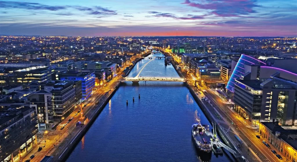 Trabajar en Dublín vista aérea de la ciudad